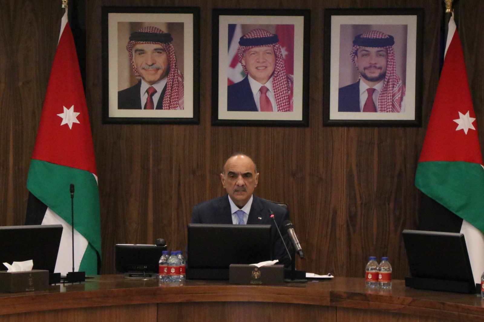الخصاونة يحيِّي نشامى المنتخب الوطني على إنجازهم التَّاريخي ويقدم دعم بقيمة مليون دينار للاتِّحاد الأردني 