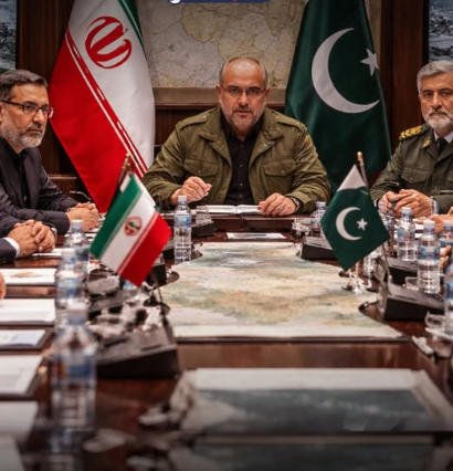 "الشرق الأوسط على فوهة بركان" ..  الوفد الأخطر على الإطلاق يحط الرحال بتركيبة عسكرية ودبلوماسية في إسلام أباد