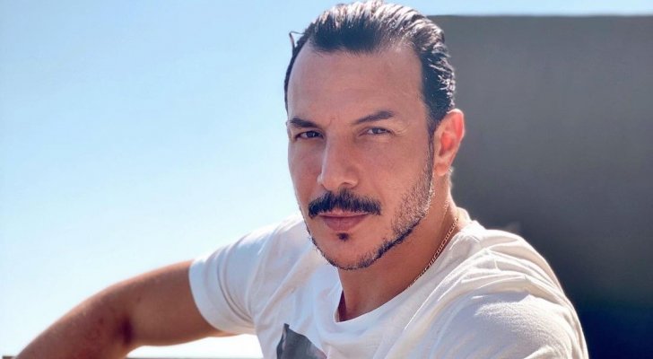 بالفيديو  ..  باسل خياط تمنى إختفاء هذه الصورة له من الوجود