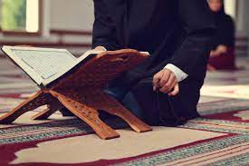 القرآن في المنام وتفسيره ودلالته في الحلم بالتفصيل
