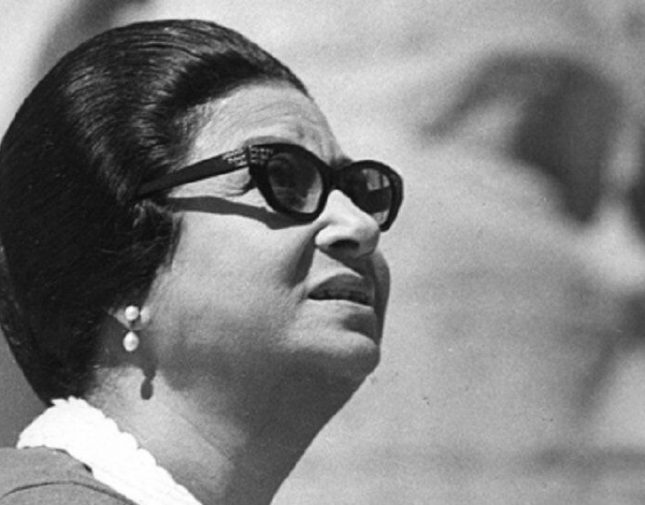 من بينها علاقتها بعبد الحليم حافظ ..  ابن زوج أم كلثوم يكشف 7 أسرار في حياتها