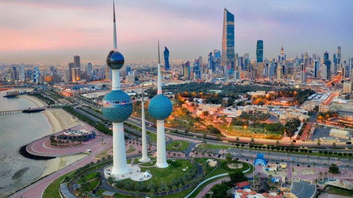 الكويت تعلن عن تعديلات جديدة على الشروط والقواعد الخاصة بالزيارات العائلية 
