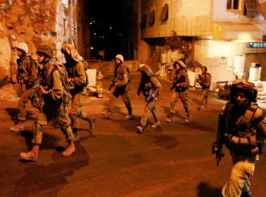 الإحتلال يغتال 3 فلسطينيين في "كمين" بالخليل (صور وفيديو)