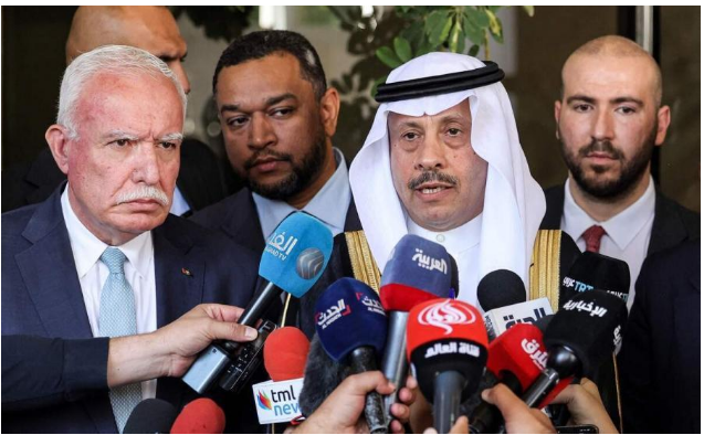 السفير السعودي: السلام أساس لحل القضية الفلسطينية