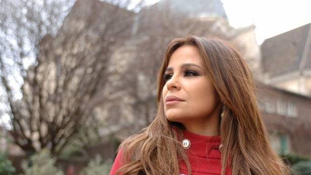 كارول سماحة تكشف كيف تعرفت إلى زوجها .. "كنت مخطوبة"