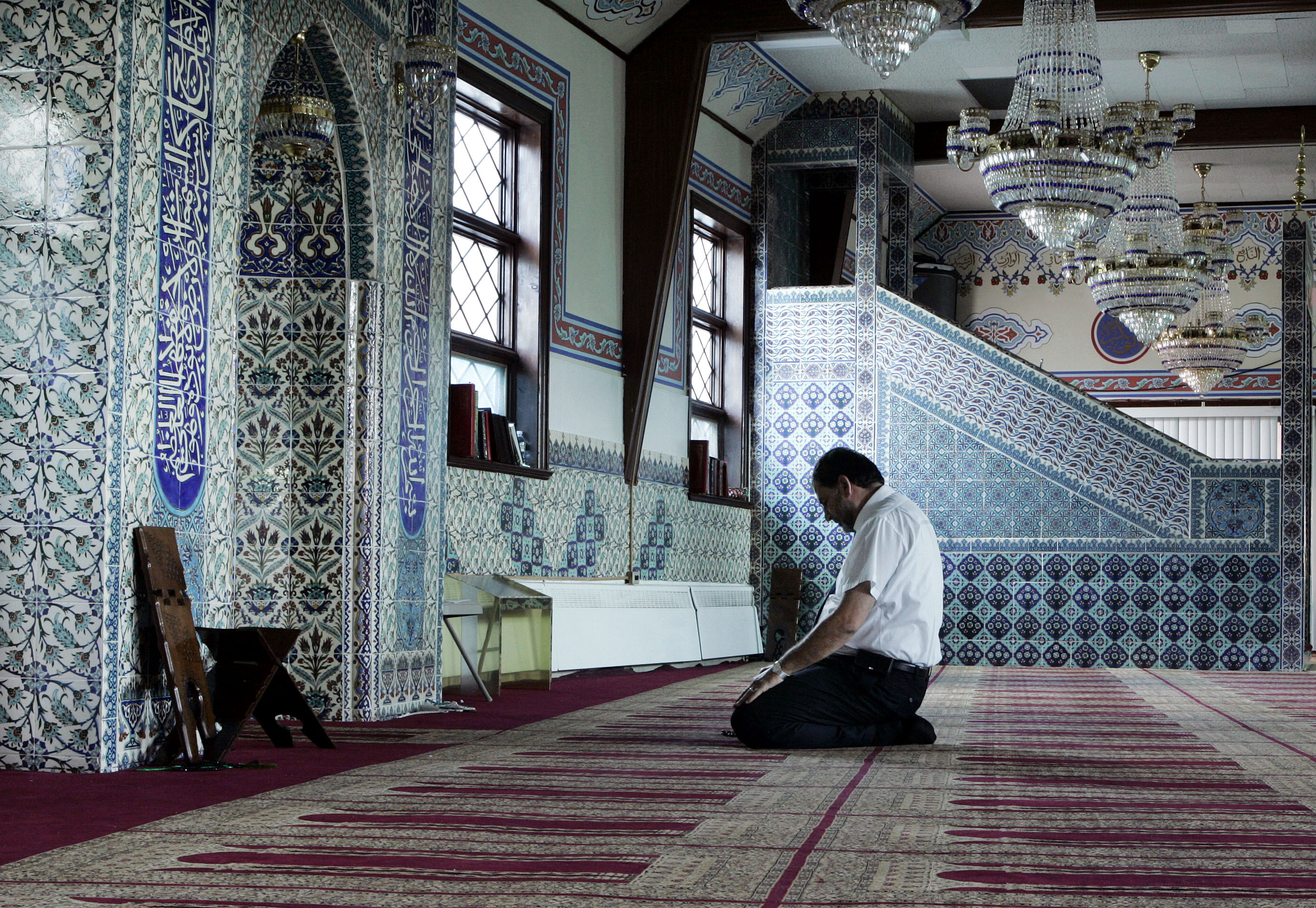 ماقصة الدعاء الذي اعطاه عجوز لرجل في المسجد؟