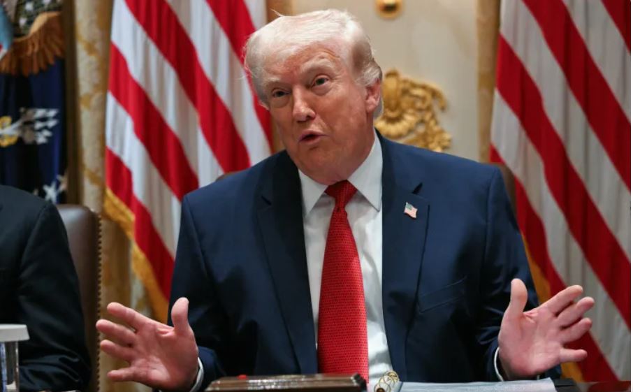 ترامب: أمهلنا إيران حتى مساء الثلاثاء لفتح مضيق هرمز