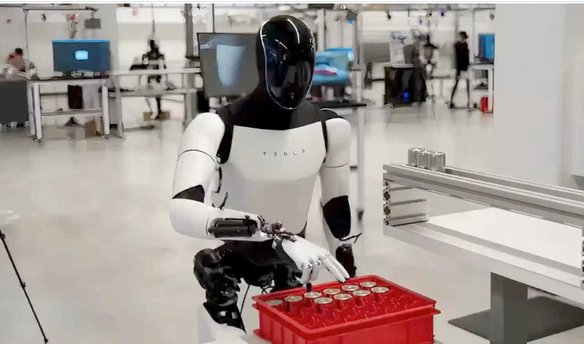 من السيارات إلى الروبوتات ..  تسلا تغير اتجاهها في تحول استراتيجي 