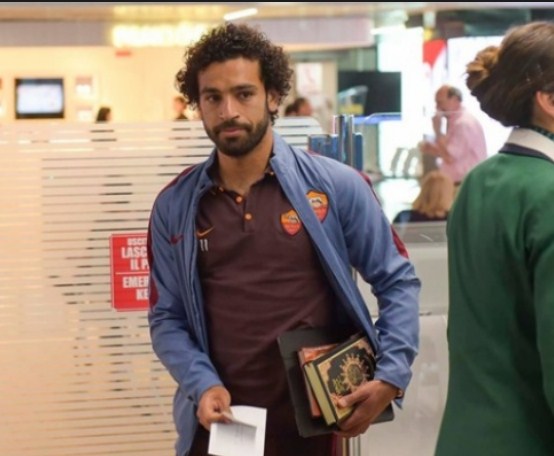 قصة سعودي أكل مع محمد صلاح على نفس المائدة لـ 3 أيام دون أن يعرفه ..  (فيديو)