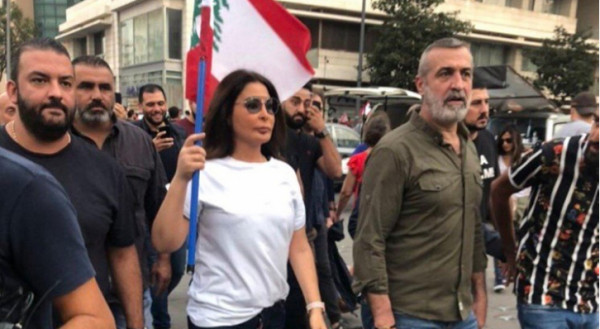 إليسا: الله لا يسامحك يا ميشال عون