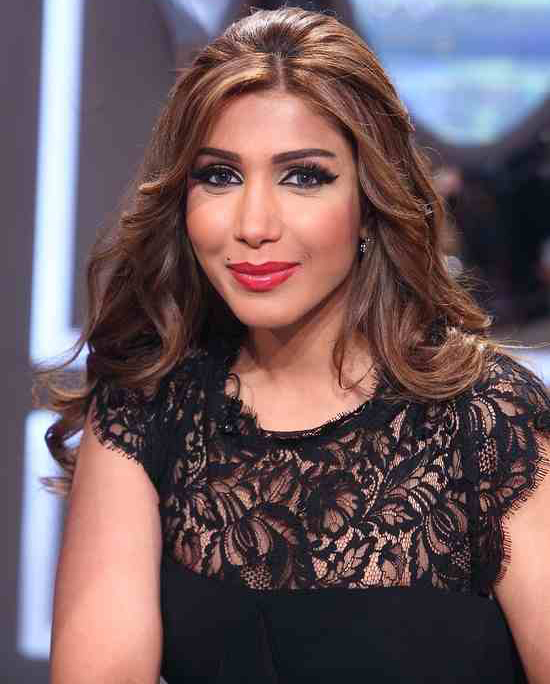 فيديو: أروى ترقص ماكرينا احتفالاً بعيد ميلاد ابنتها