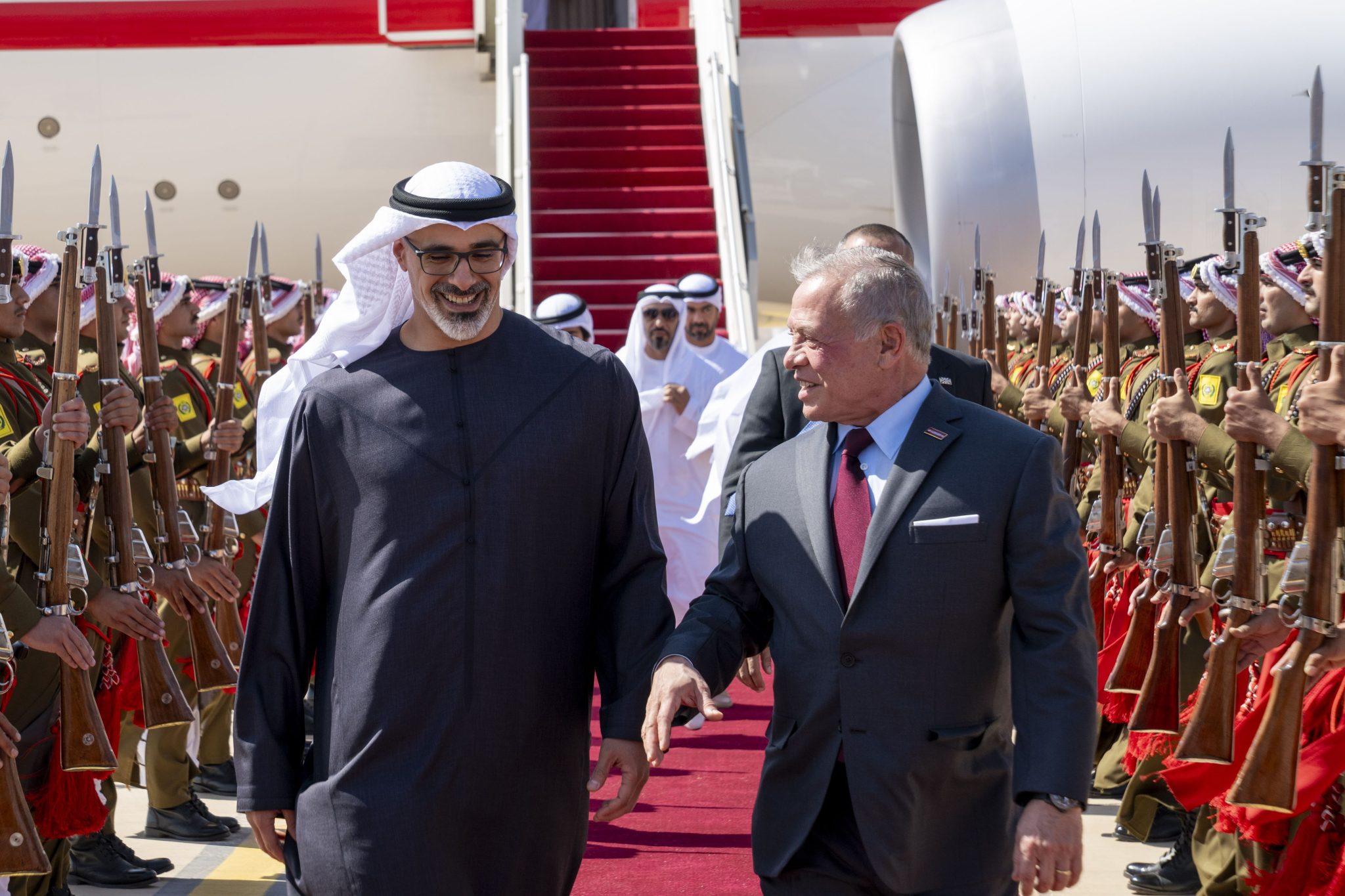 الملك يستقبل ولي عهد أبوظبي في العقبة