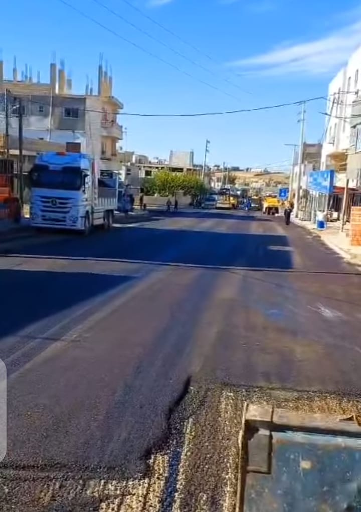 أشغال الطفيلة تنهي مشروع إعادة تأهيل وتعبيد أجزاء من الطريق الملوكي