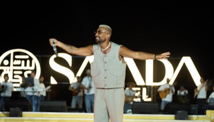 أحمد سعد يفاجئ جمهور «سعادة ساحل» ..  ظهور غير متوقع يشعل ليلة غنائية