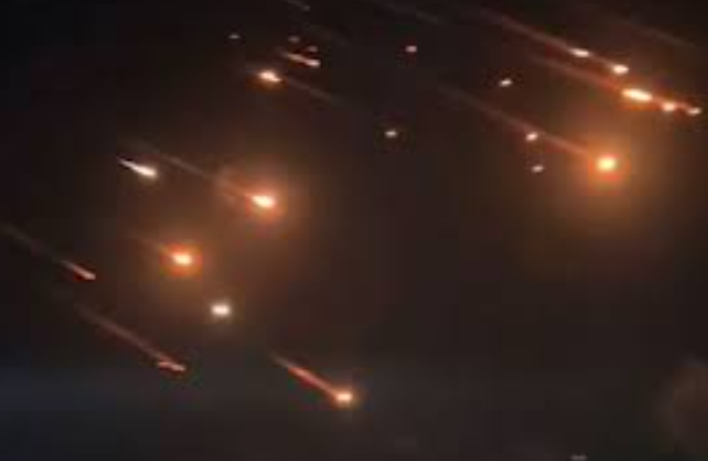 الموجة 68 من عملية "الوعد الصادق 4"… استعراض مشترك للقوة البحرية والجوية للحرس الثوري الإيراني