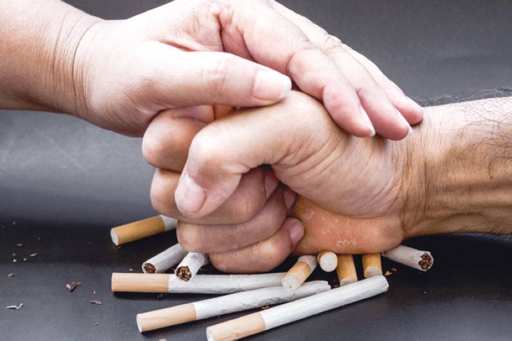 طبيب أردني يوجه رسالة للمدخنين ..  لا تقلعوا عن التدخين فجأة!