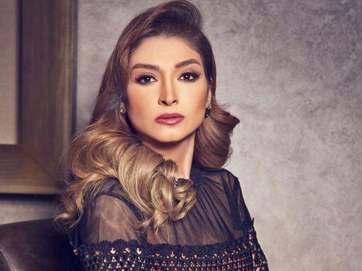 بالفيديو  ..  روجينا تحدث ضجة على السوشيال ميديا برقصها وحركاتها