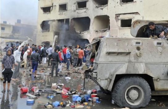 مقتل 5 من الأمن المصري بتفجير بالعريش 