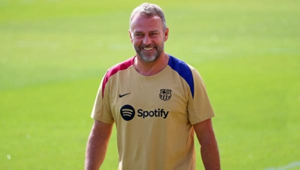 تقرير: فليك يفكر جديًا في الرحيل عن برشلونة