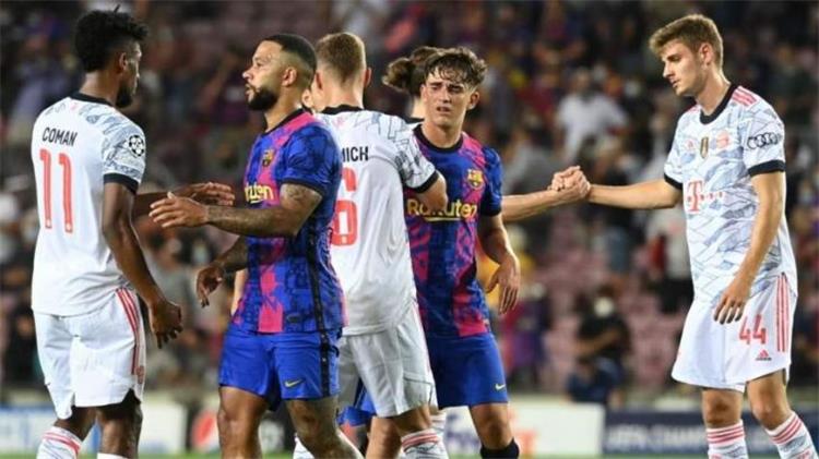 بايرن ميونخ ضد برشلونة  ..  أبرز مباريات اليوم والقنوات الناقلة 