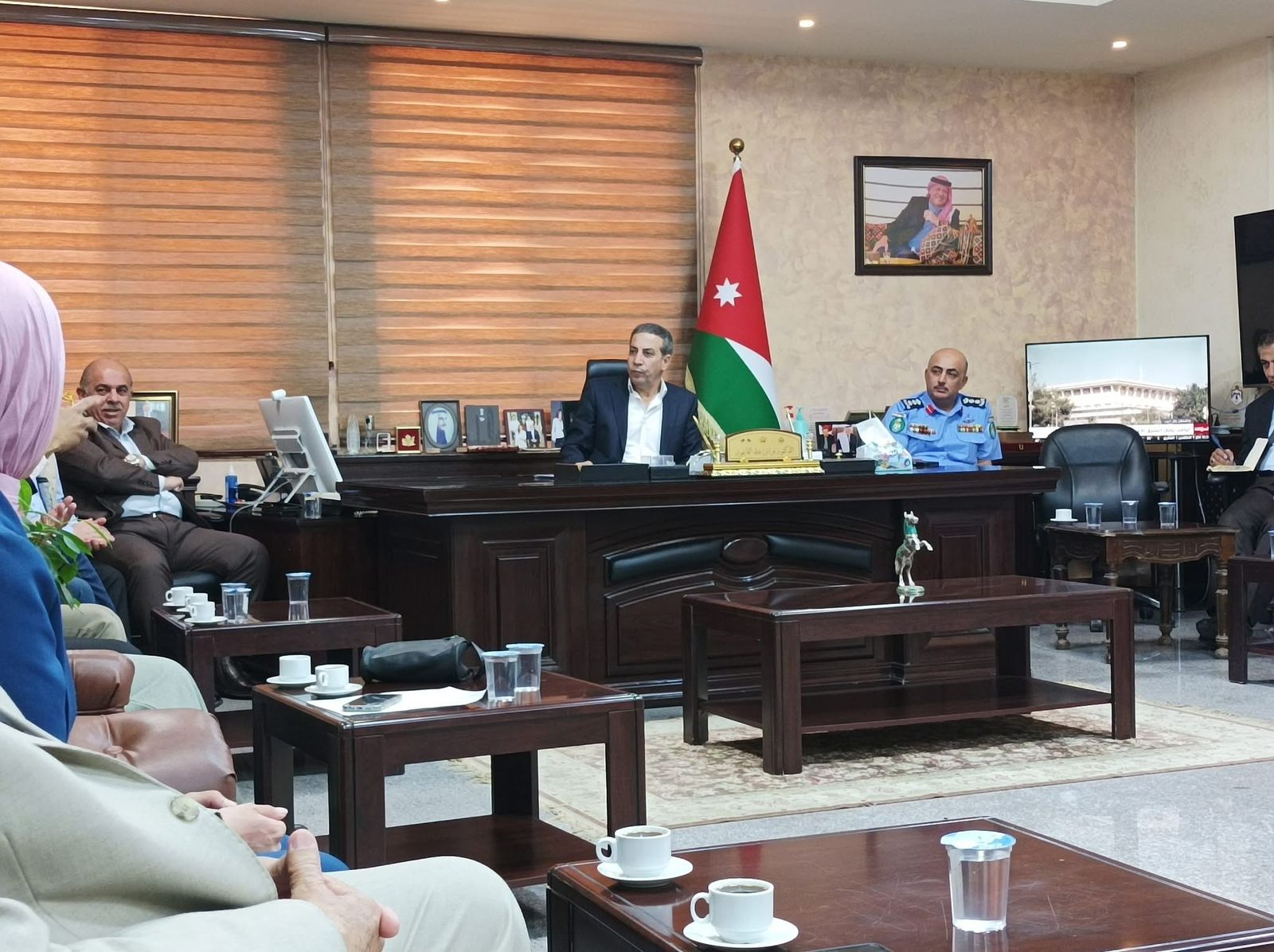 محافظ جرش يبحث مع رؤساء البلديات ومدراء الدوائر واقع المياه وتعزيز الرقابة على مصادرها