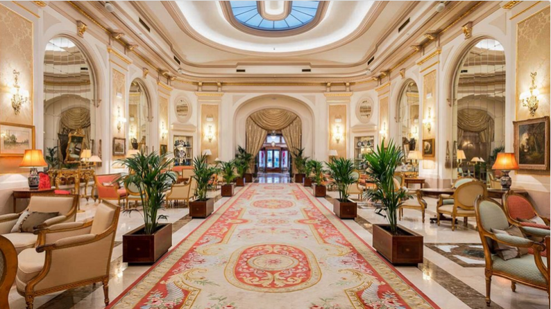 استرجاع "أموال الجزائر المنهوبة" ..  قصر رجل أعمال مسجون للبيع بـ100 مليون يورو