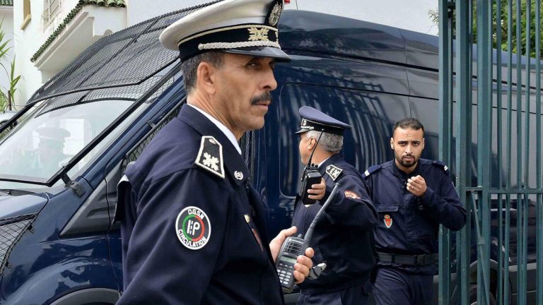 جريمة بشعة  ..  مغربي يقتل والده ويقطع جثته  ..  "تفاصيل"