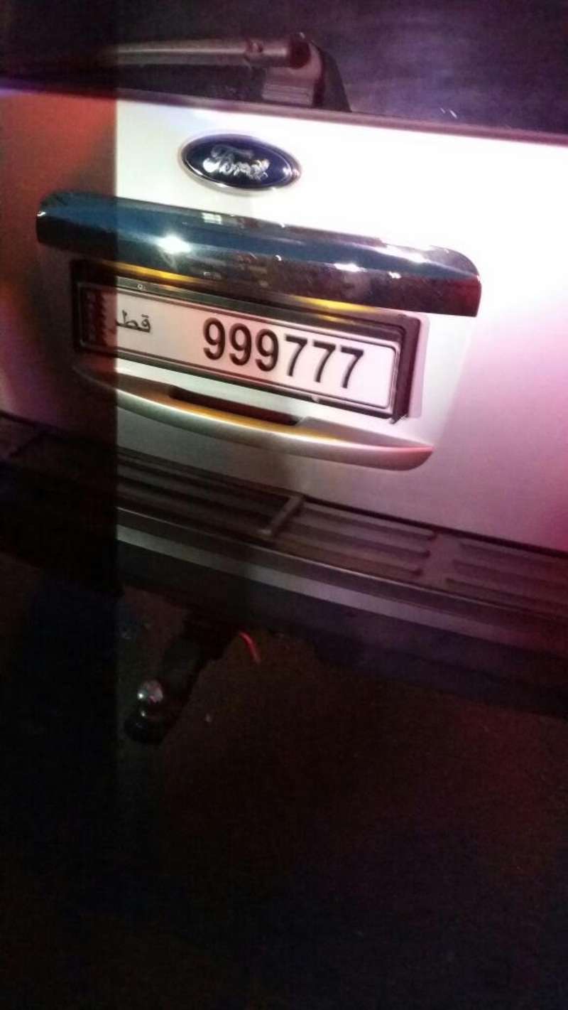السرعة الزائدة تكشف تلاعب قائد مركبة بلوحاتها
