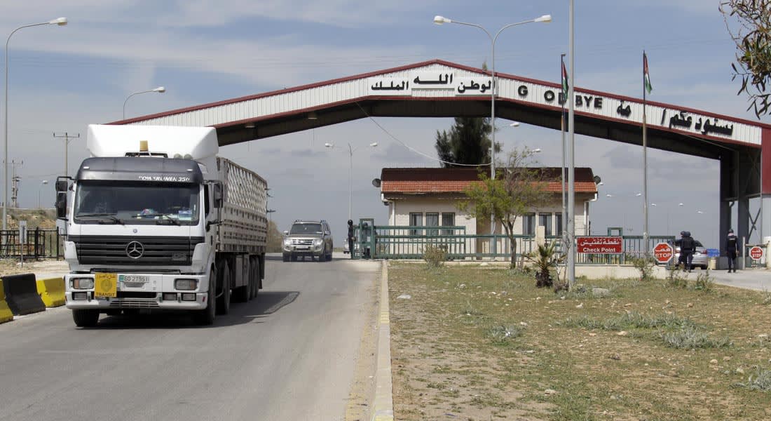 "تجارة الأردن": 60 ألف شاحنة دخلت من الأردن إلى سوريا منذ سقوط الاسد