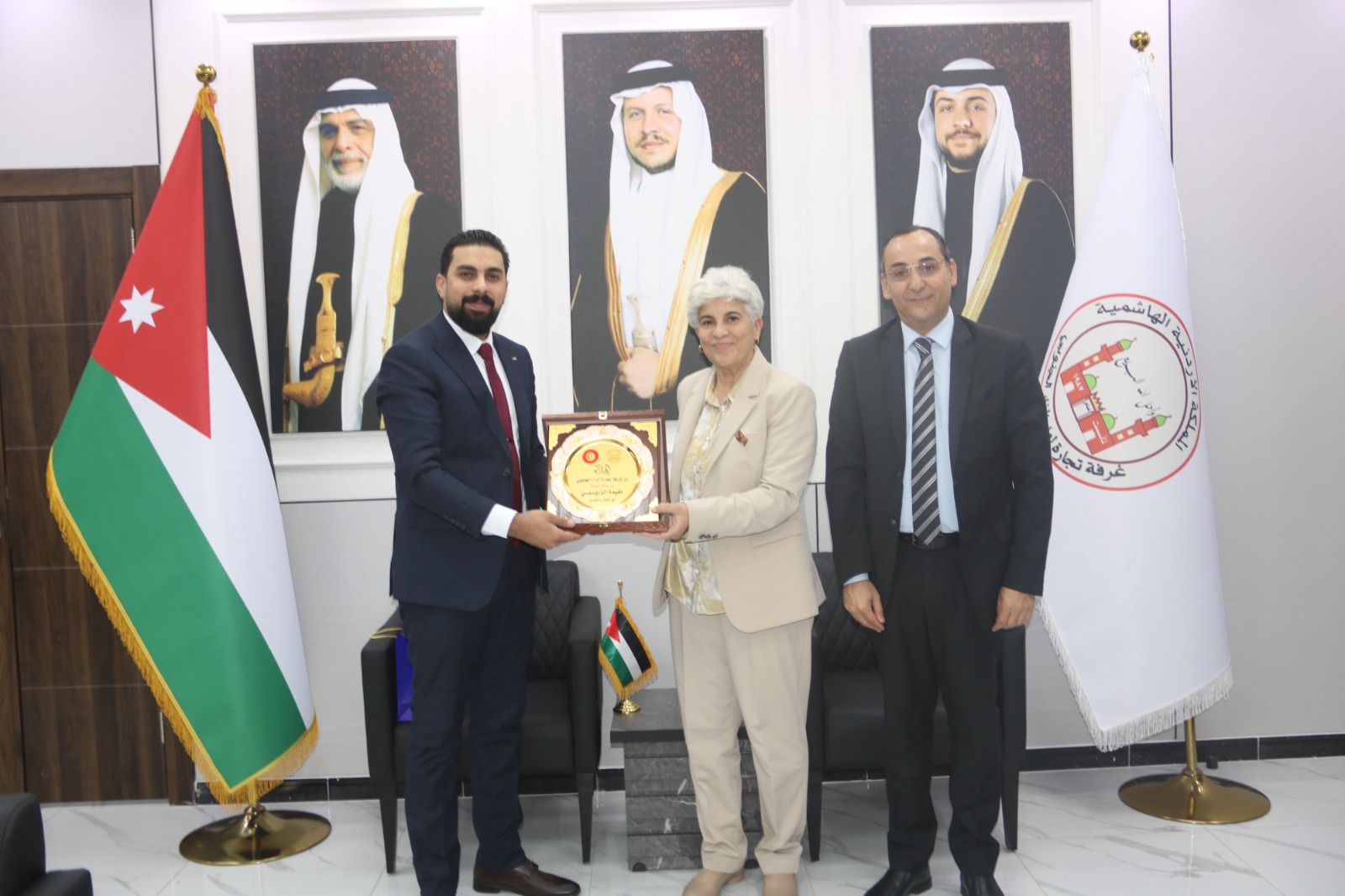 غرفة تجارة المزار الجنوبي تستقبل السفيرة التونسية وتبحث تعزيز التعاون الاقتصادي المشترك