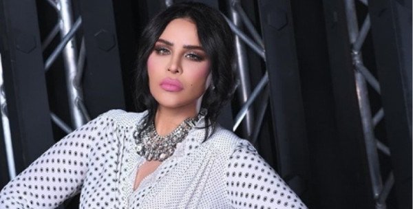 بعد فقدان وزنها ..  أحلام بإطلالات شبابية