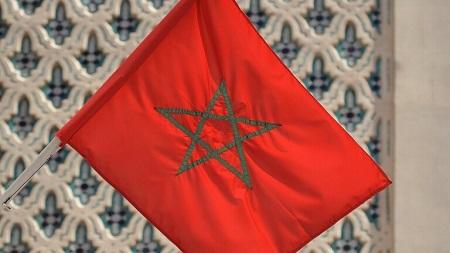 فرنسا ..  إدانة ‪ صحفيين بابتزاز العاهل المغربي