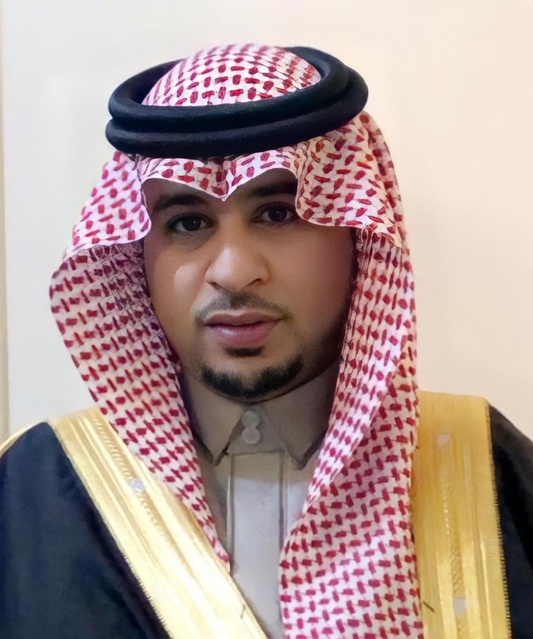 الدكتور فؤاد عبدالله العطوي مبارك الدكتوراه من بريطانيا 