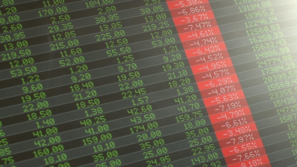 تراجع معظم أسواق الخليج وسط مخاوف من توسع أكبر في نطاق الحرب