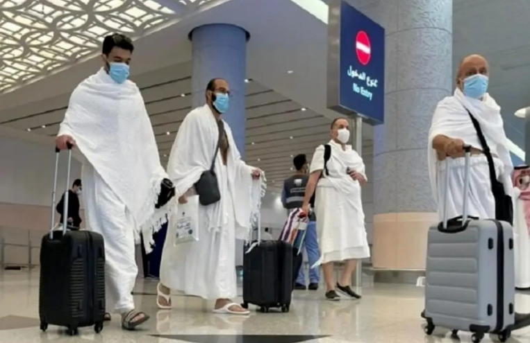 مع اقتراب موسم الحج ..  منع مئات المصريين من السفر إلى السعودية