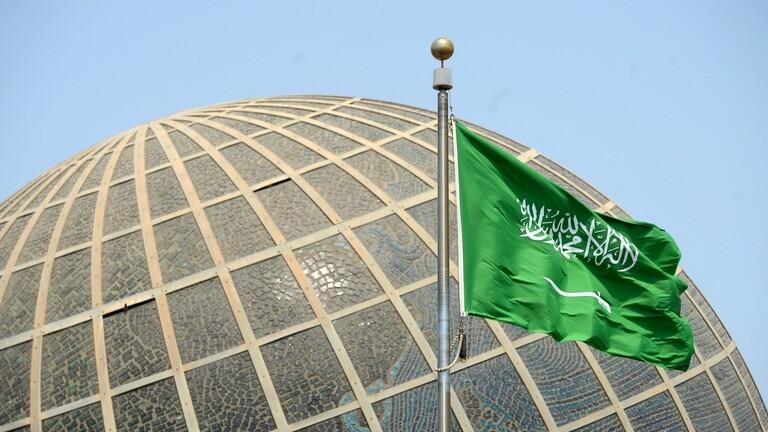 السعودية ..  توقيف 142 شخصا بتهم فساد