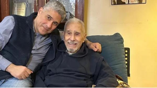 بعد إشاعة وفاته  ..  السيسي يتصل بفنان مصري شهير