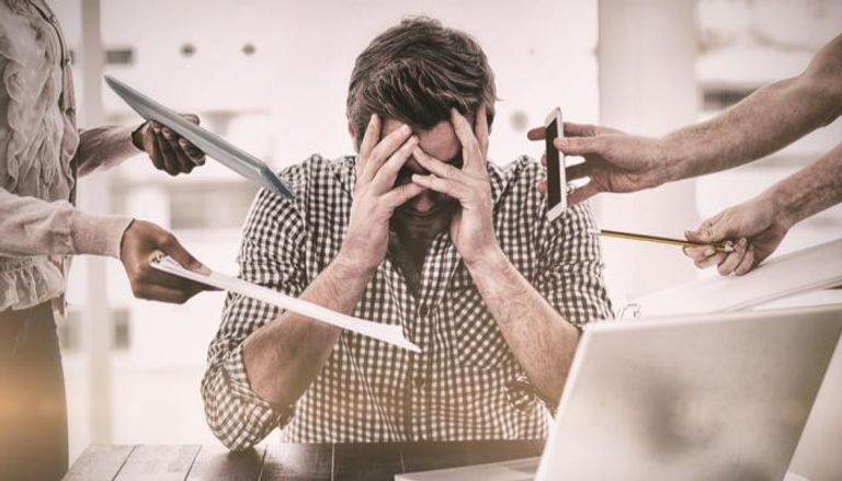 تحذير أممي ..  840 ألف وفاة سنوياً بسبب ضغوط العمل النفسية