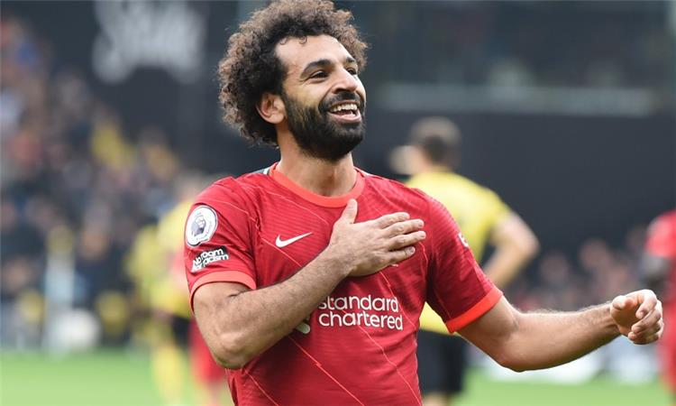 صلاح يتقاسم فرحة التتويج بكأس الاتحاد مع مؤمن زكريا