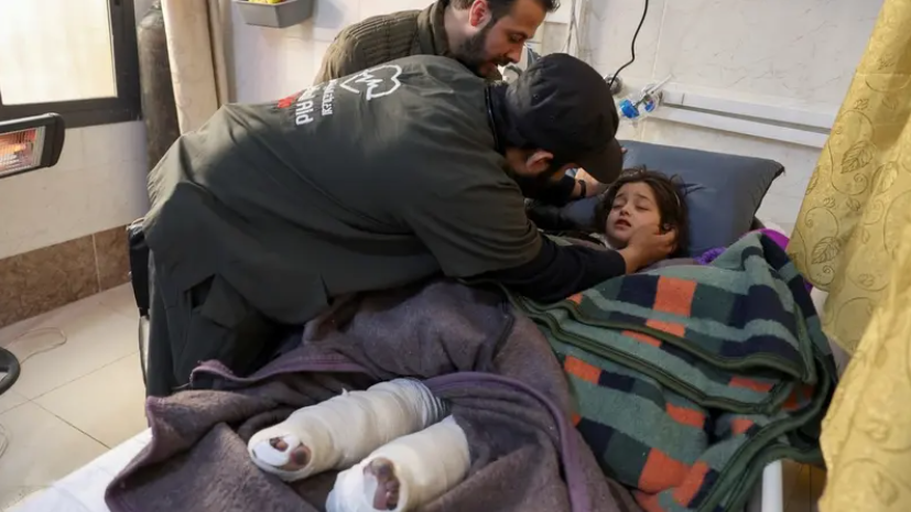 سحرت السوريين بغنائها تحت الركام ..  شام قد تخسر ساقيها