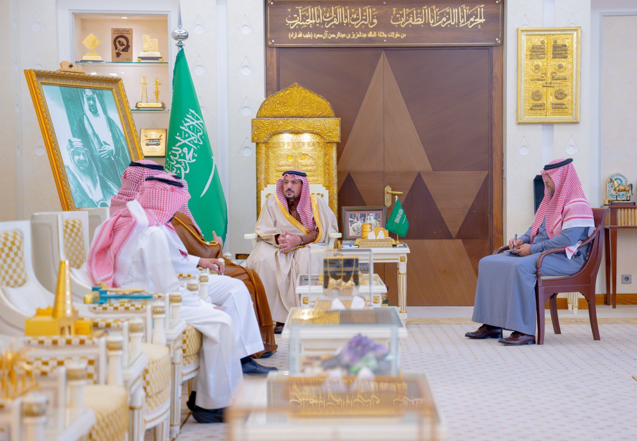 أمير القصيم يطّلع على الجهود المبذولة لإقامة مهرجان مسرح الطفل