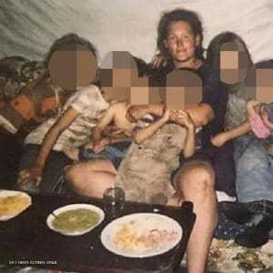 اختطفها 20 عاما وأجبرها على إنجاب 9 أطفال