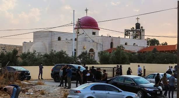 7 شهداء و40 مصابا في هجوم إرهابي استهدف جنازة في كنيسة حمود بالكرك: "الأردن عصي على الإرهاب"