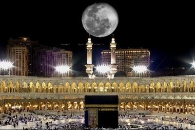 القمر يتعامد على الكعبة المشرفة الثلاثاء