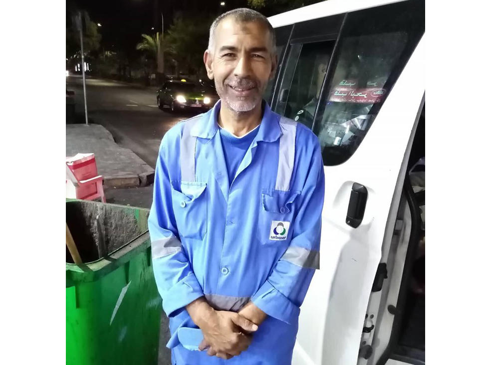  عامل وطن  يعيد محفظة لصاحبها  بداخلها مبلغ 300 دينار 