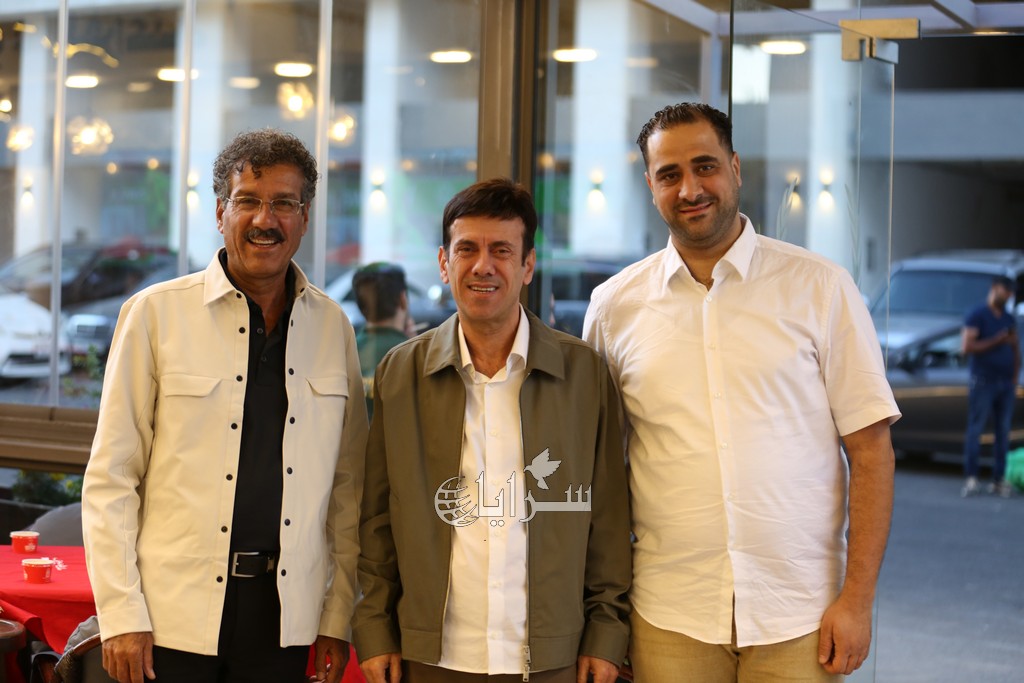 بالفيديو والصور ..  افتتاح اهوة الفراعنه في عمان