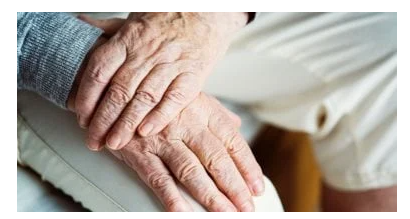 جسمك يكبر قبل أوانه ..  7 علامات للشيخوخة المبكرة و7 نصائح ضرورية لتجنبها