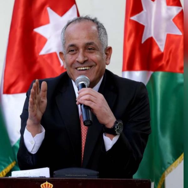 العايد يغادر إلى القاهرة لاستكمال إجراءات انتهاء أعماله كسفير