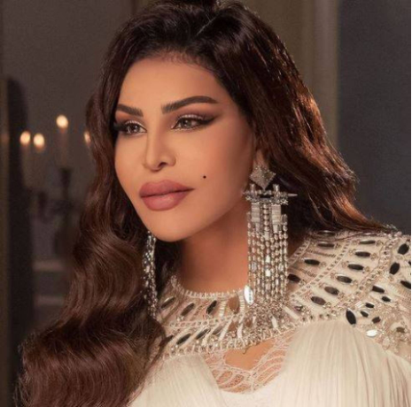 أحلام تضج أنوثة وترقص بدلع في فيديو عفوي