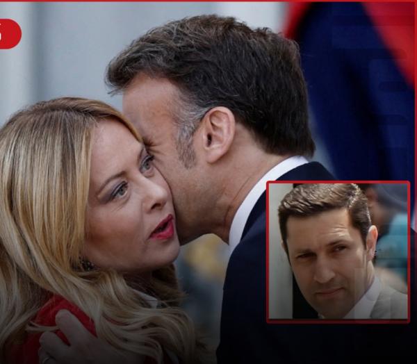 علاء مبارك يعلق على عناق ماكرون لميلوني